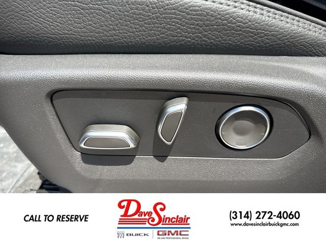 GMC Sierra 1500 Vehicle Full-screen Gallery Image 12