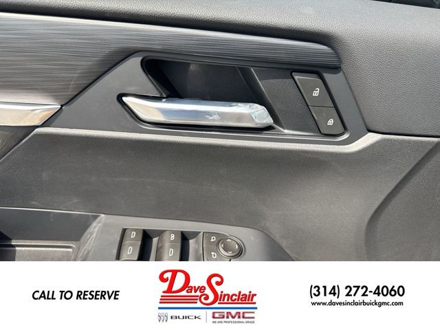 GMC Acadia Vehicle Full-screen Gallery Image 13