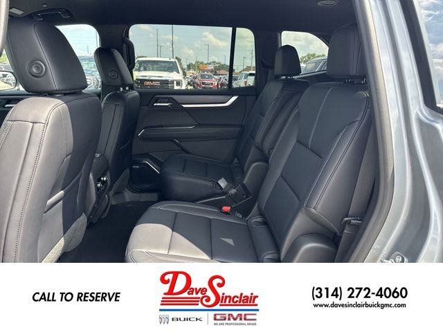 GMC Acadia Vehicle Full-screen Gallery Image 22
