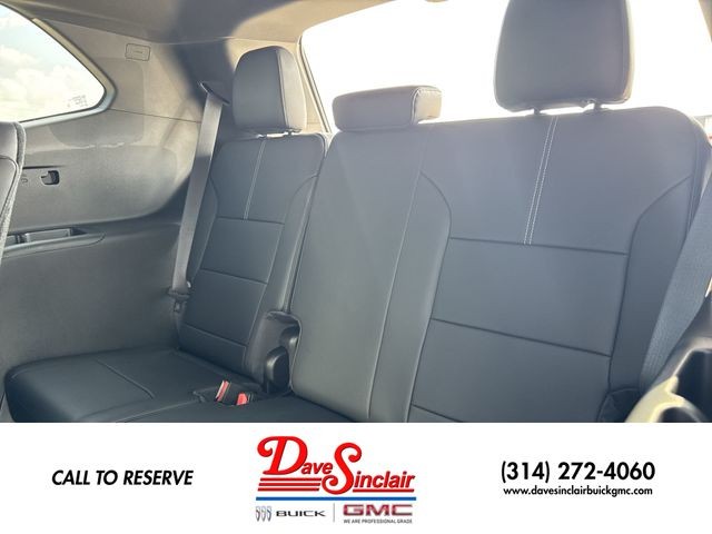 GMC Acadia Vehicle Full-screen Gallery Image 23