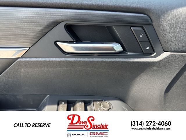 GMC Acadia Vehicle Full-screen Gallery Image 13