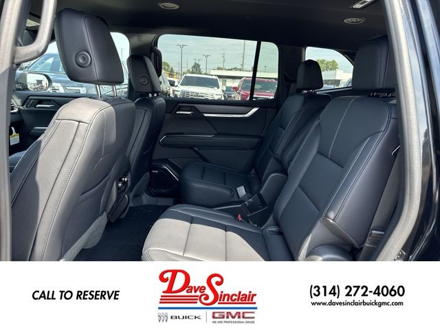 GMC Acadia Vehicle Full-screen Gallery Image 22