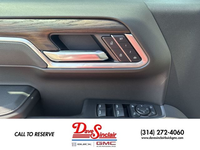 GMC Sierra 1500 Vehicle Full-screen Gallery Image 13