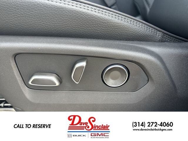 GMC Sierra 1500 Vehicle Full-screen Gallery Image 12
