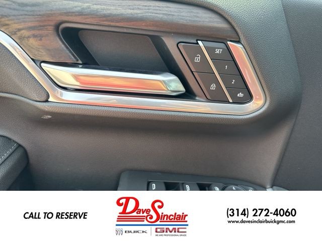 GMC Sierra 1500 Vehicle Full-screen Gallery Image 13