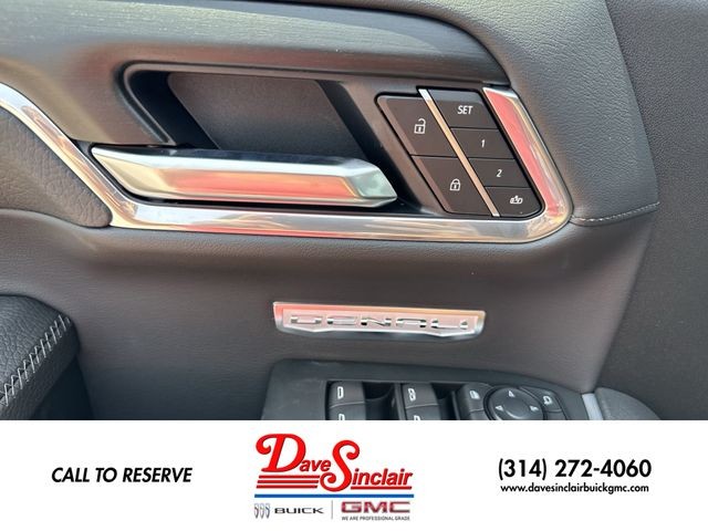 GMC Sierra 1500 Vehicle Full-screen Gallery Image 13