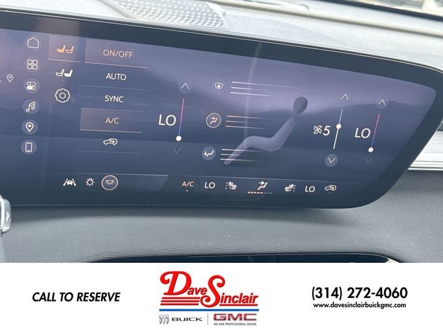 Buick Enclave Vehicle Full-screen Gallery Image 19