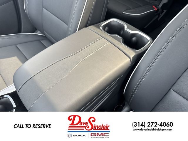 Buick Enclave Vehicle Full-screen Gallery Image 21