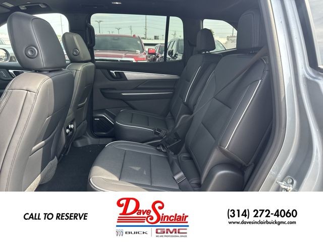 Buick Enclave Vehicle Full-screen Gallery Image 23