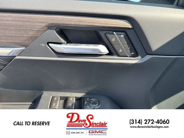 GMC Acadia Vehicle Full-screen Gallery Image 13