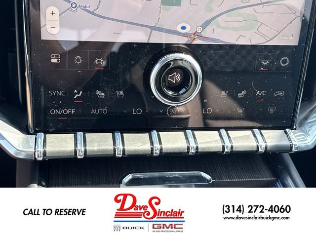 GMC Acadia Vehicle Full-screen Gallery Image 19