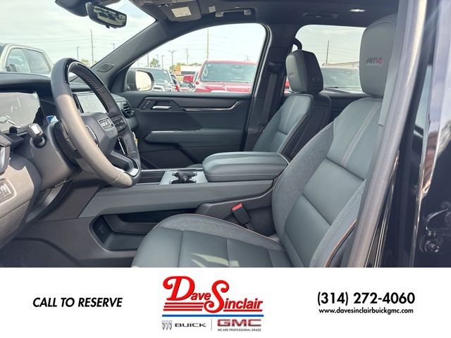 GMC Acadia Vehicle Full-screen Gallery Image 11