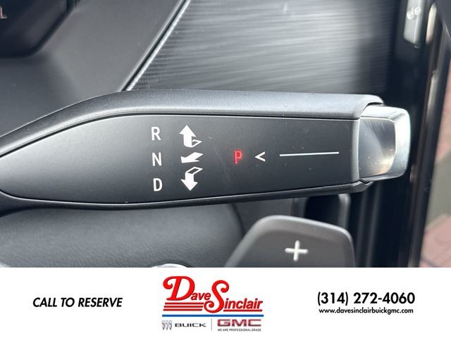 GMC Acadia Vehicle Full-screen Gallery Image 20