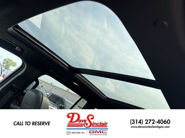 GMC Acadia Vehicle Full-screen Gallery Image 22