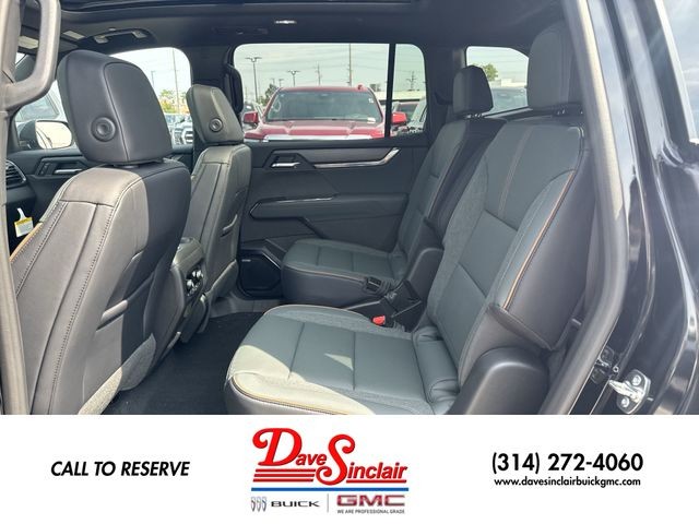 GMC Acadia Vehicle Full-screen Gallery Image 23