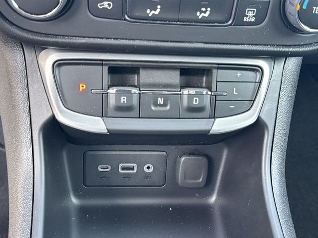 GMC Terrain Vehicle Full-screen Gallery Image 19