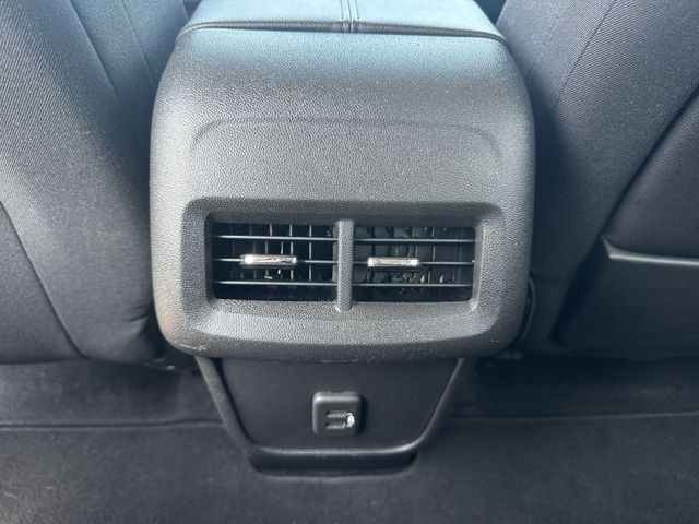 GMC Terrain Vehicle Full-screen Gallery Image 24