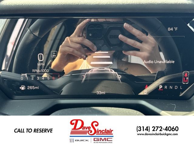 GMC Acadia Vehicle Full-screen Gallery Image 15