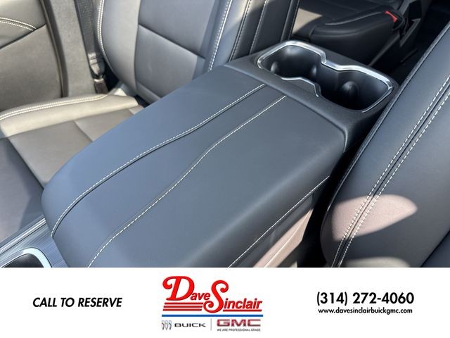 GMC Acadia Vehicle Full-screen Gallery Image 21