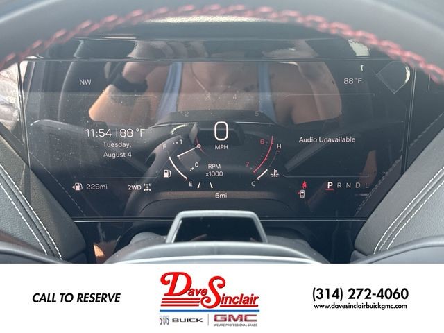 GMC Yukon Vehicle Full-screen Gallery Image 15