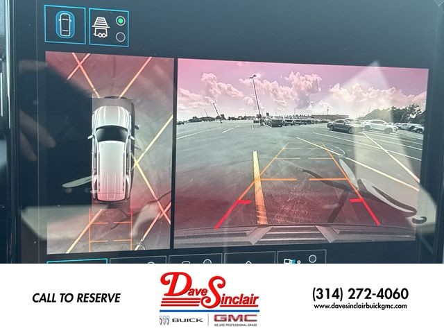 GMC Yukon Vehicle Full-screen Gallery Image 17
