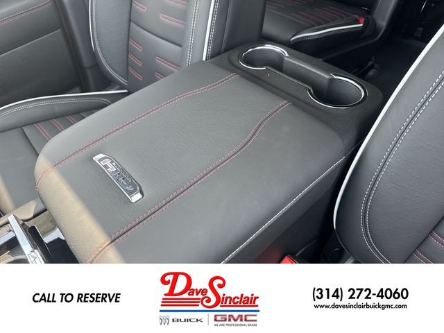 GMC Yukon Vehicle Full-screen Gallery Image 21
