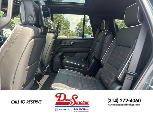 GMC Yukon Vehicle Full-screen Gallery Image 23