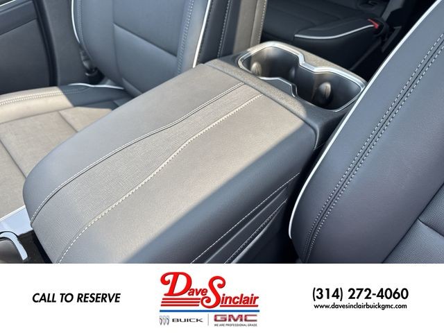 Buick Enclave Vehicle Full-screen Gallery Image 21