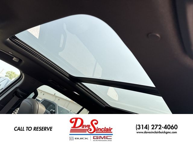 Buick Enclave Vehicle Full-screen Gallery Image 22