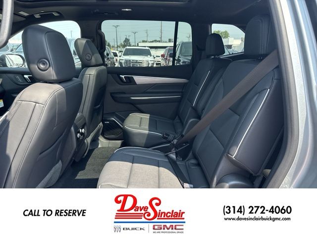 Buick Enclave Vehicle Full-screen Gallery Image 23