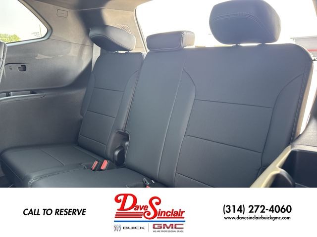 Buick Enclave Vehicle Full-screen Gallery Image 24