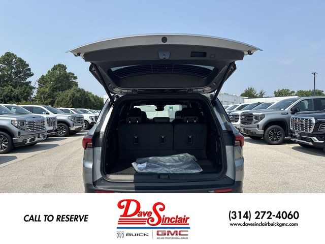Buick Enclave Vehicle Full-screen Gallery Image 25