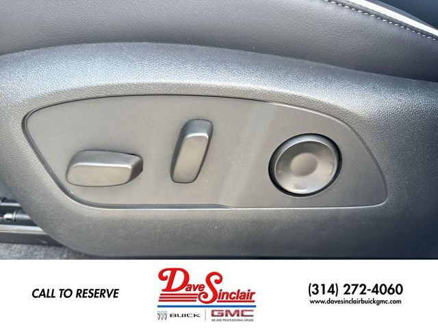 Buick Enclave Vehicle Full-screen Gallery Image 12
