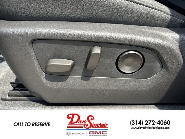 GMC Sierra 1500 Vehicle Full-screen Gallery Image 12
