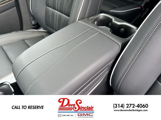 Buick Enclave Vehicle Full-screen Gallery Image 21