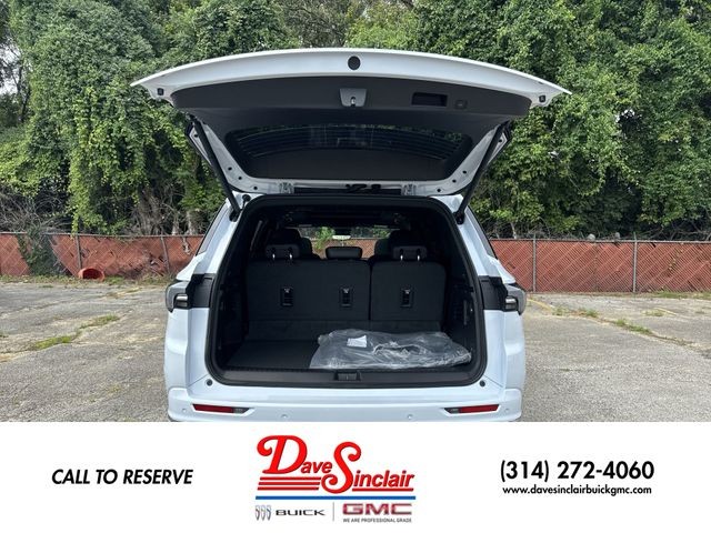 Buick Enclave Vehicle Full-screen Gallery Image 25