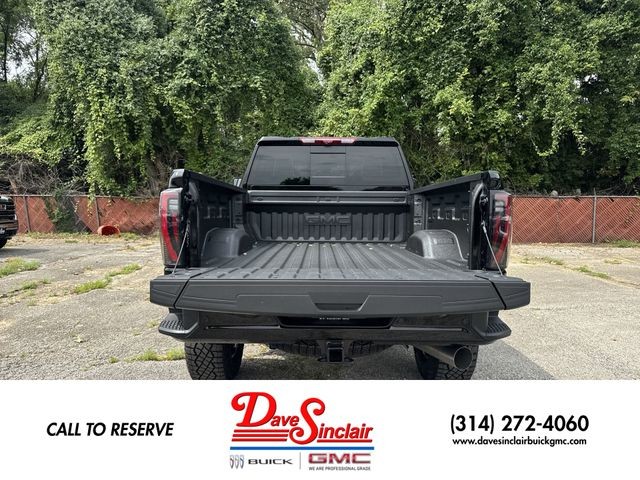 GMC Sierra 2500HD Vehicle Full-screen Gallery Image 24