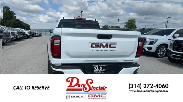 GMC Canyon Vehicle Full-screen Gallery Image 07