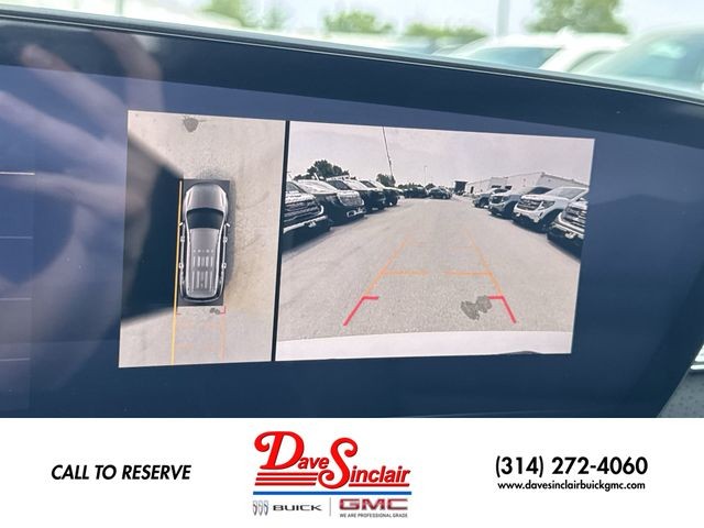 Buick Enclave Vehicle Full-screen Gallery Image 17