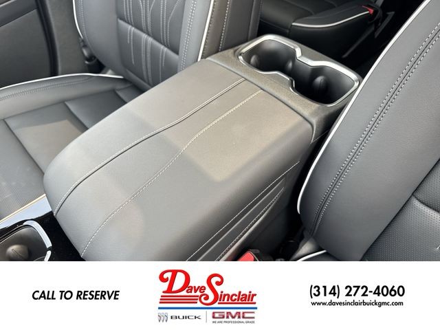 Buick Enclave Vehicle Full-screen Gallery Image 21