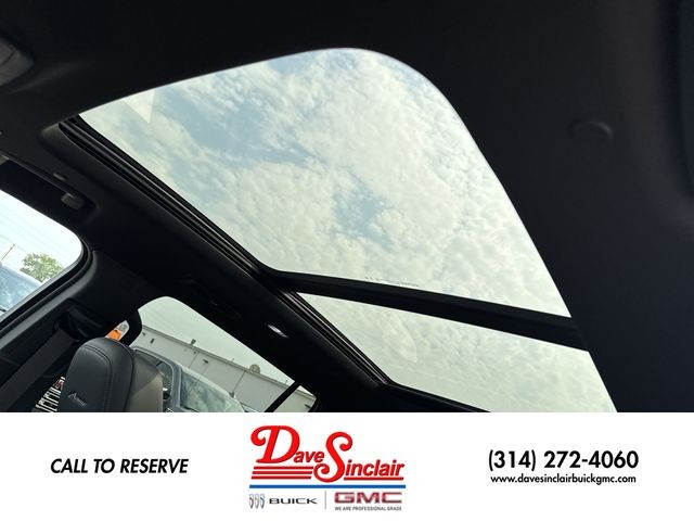 Buick Enclave Vehicle Full-screen Gallery Image 22