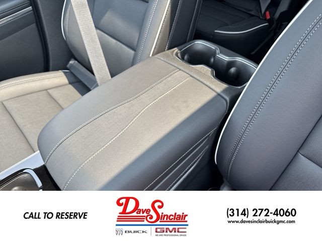 Buick Enclave Vehicle Full-screen Gallery Image 21
