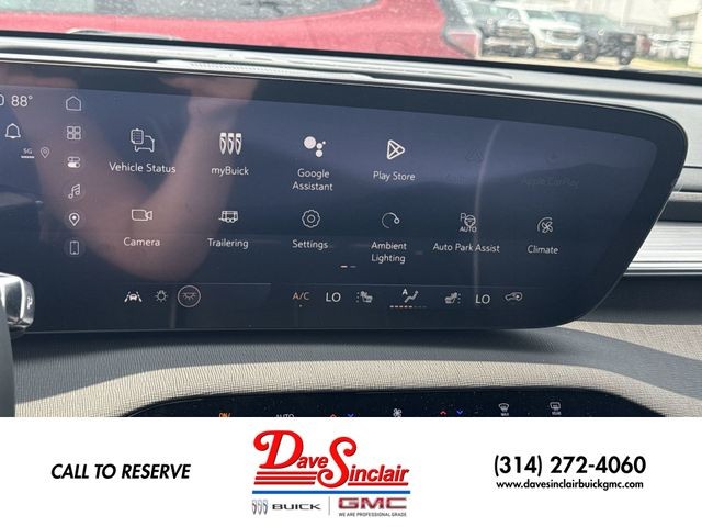 Buick Enclave Vehicle Full-screen Gallery Image 16