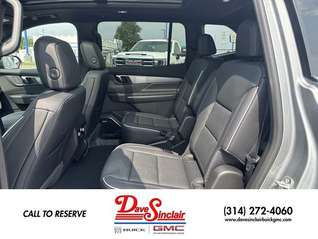 Buick Enclave Vehicle Full-screen Gallery Image 23