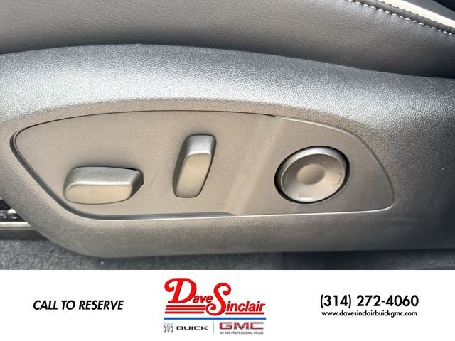 Buick Enclave Vehicle Full-screen Gallery Image 12