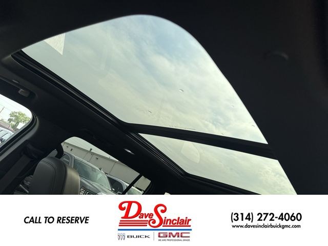 Buick Enclave Vehicle Full-screen Gallery Image 22