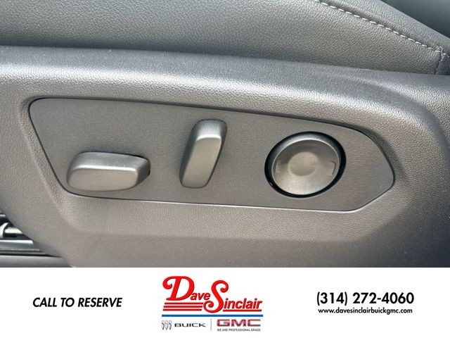 GMC Sierra 1500 Vehicle Full-screen Gallery Image 12