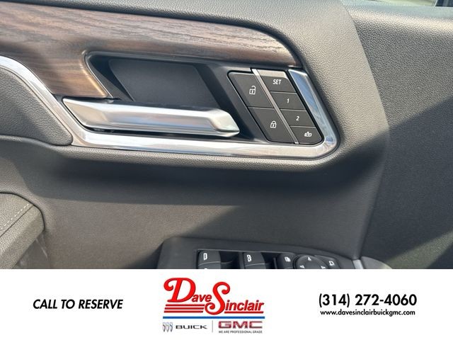 GMC Sierra 1500 Vehicle Full-screen Gallery Image 13