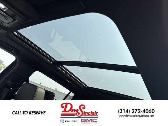 GMC Yukon XL Vehicle Full-screen Gallery Image 22