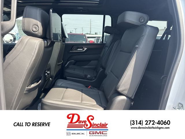 GMC Yukon XL Vehicle Full-screen Gallery Image 23